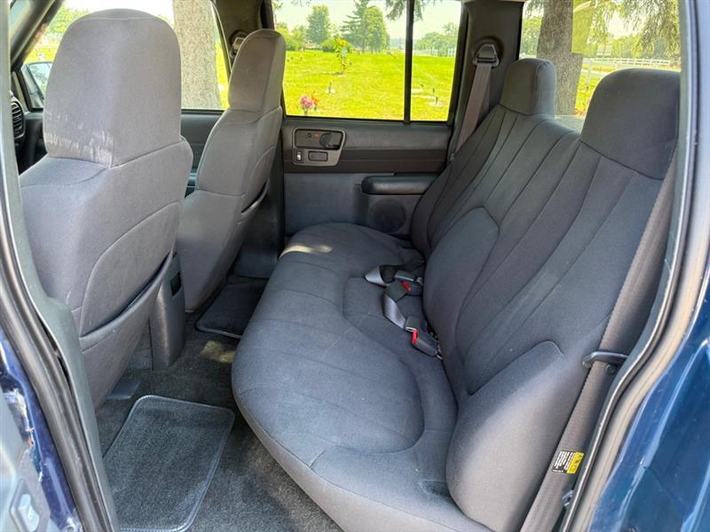 Chevrolet S-10 Crew Cab 4WD LS 2004