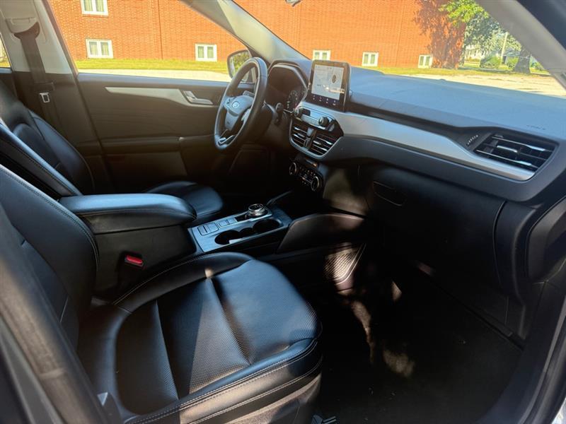 Ford Escape photo 12