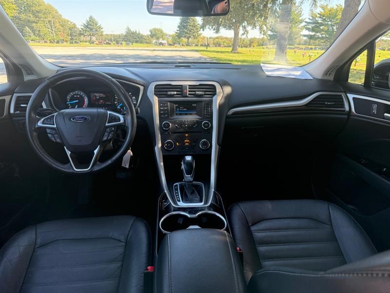 Ford Fusion SE 2016