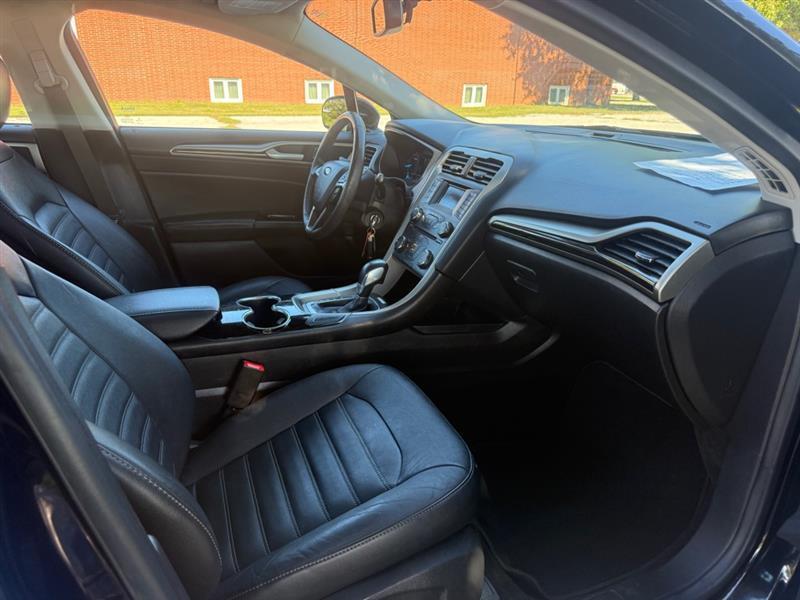 Ford Fusion SE 2016