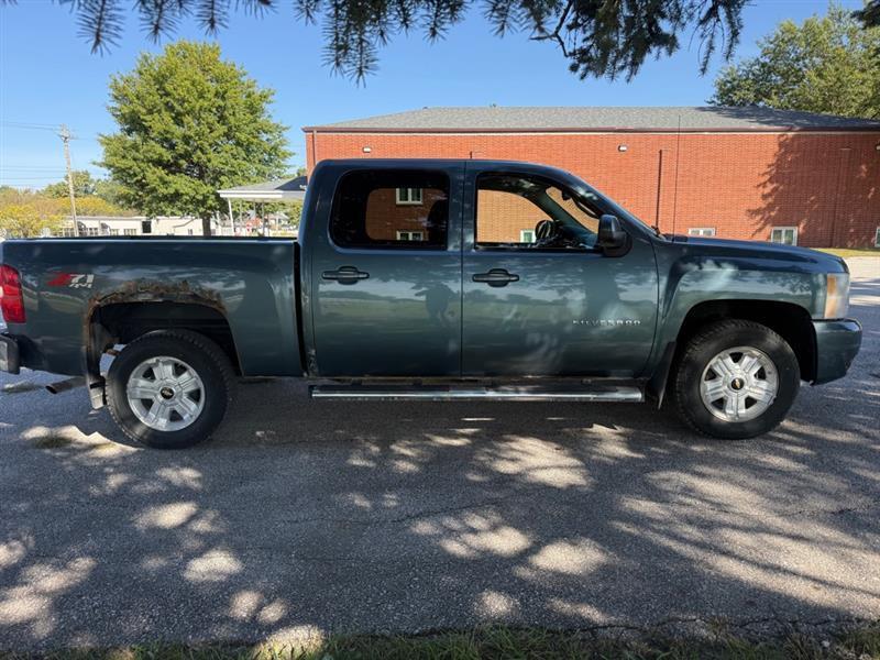 Chevrolet Silverado 1500 LTZ Crew Cab 4WD 2010