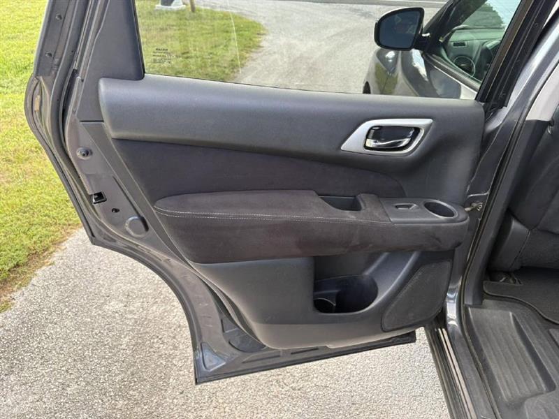 Nissan Pathfinder  2013