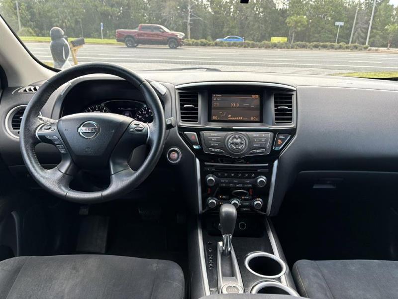 Nissan Pathfinder  2013