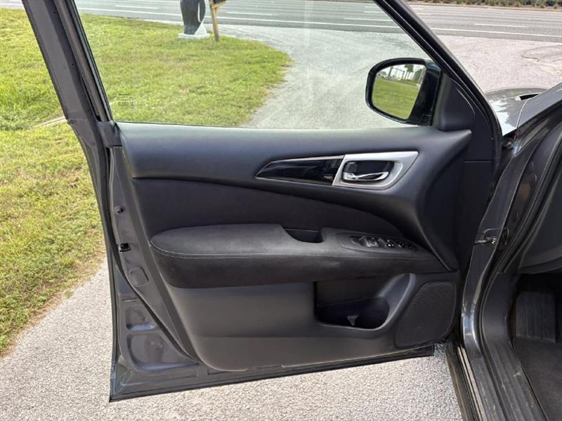 Nissan Pathfinder  2013