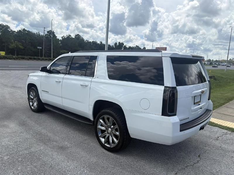 2017 Chevrolet Suburban LT - Photo 6