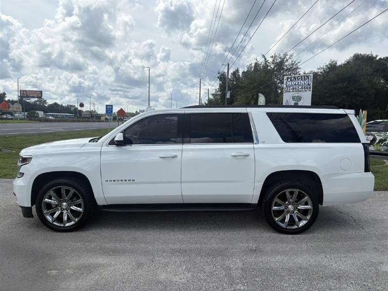 2017 Chevrolet Suburban LT - Photo 7