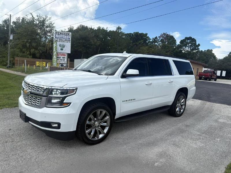 2017 Chevrolet Suburban LT - Photo 8