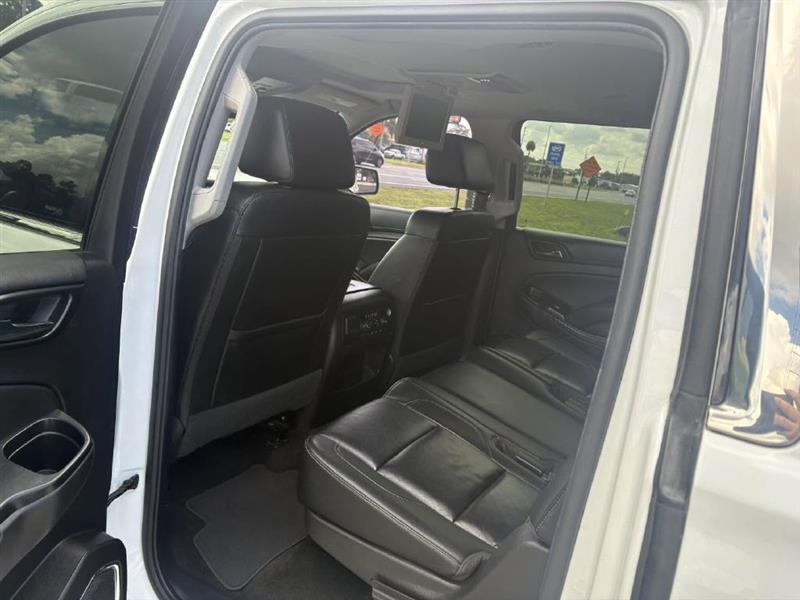 2017 Chevrolet Suburban LT - Photo 15