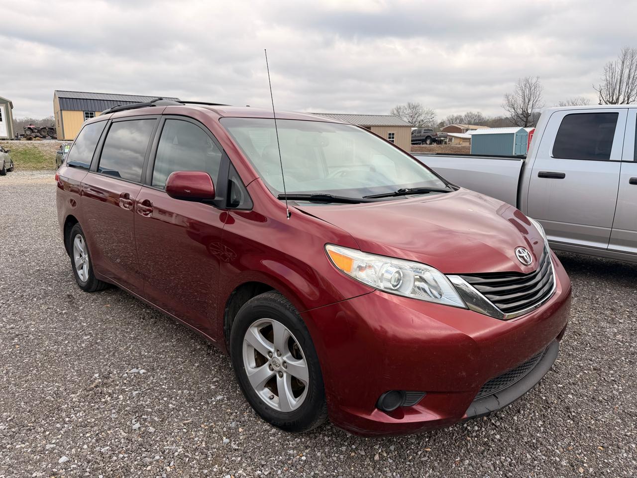 2013 Toyota Sienna LE FWD 8-Passenger V6