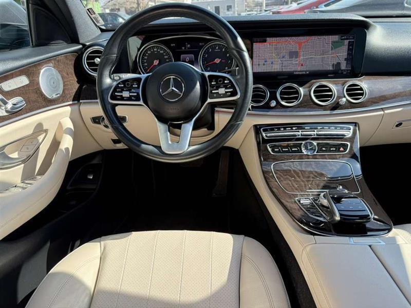 Mercedes-Benz E-Class E300 Luxury 4MATIC Sedan 2019