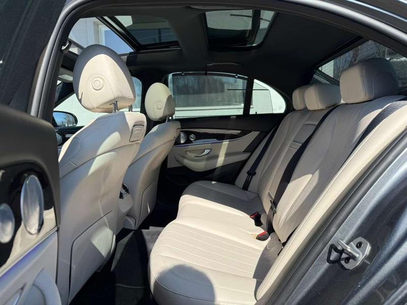 Mercedes-Benz E-Class E300 Luxury 4MATIC Sedan 2019