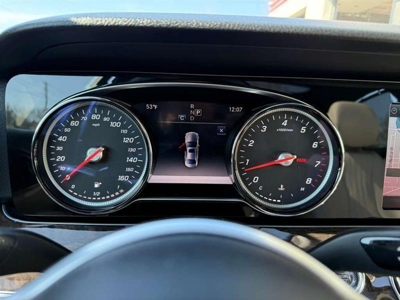 Mercedes-Benz E-Class E300 Luxury 4MATIC Sedan 2019