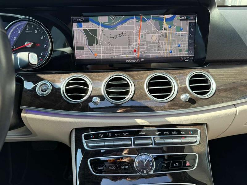 Mercedes-Benz E-Class E300 Luxury 4MATIC Sedan 2019