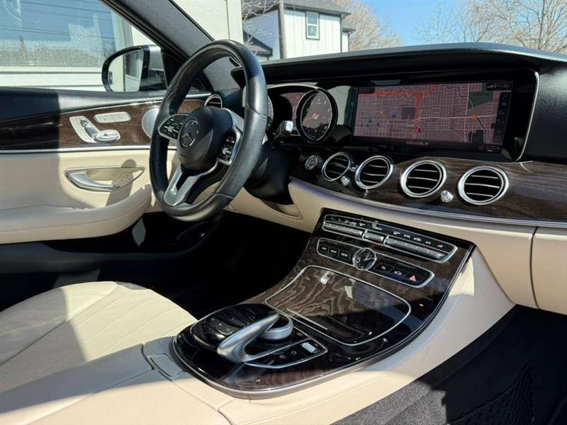 Mercedes-Benz E-Class E300 Luxury 4MATIC Sedan 2019