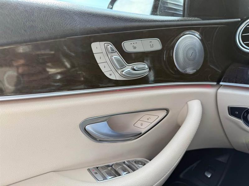 Mercedes-Benz E-Class E300 Luxury 4MATIC Sedan 2019