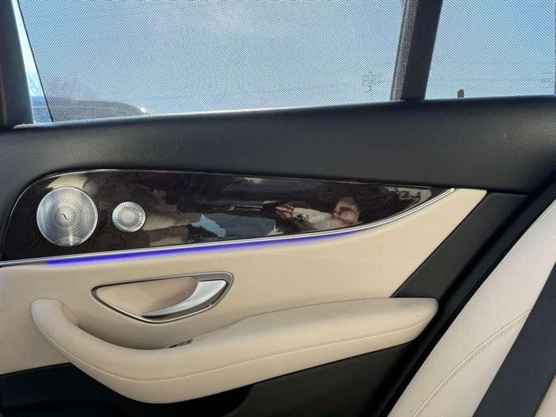 Mercedes-Benz E-Class E300 Luxury 4MATIC Sedan 2019