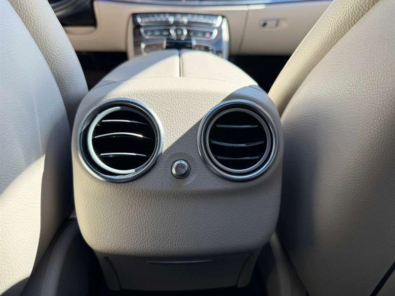 Mercedes-Benz E-Class E300 Luxury 4MATIC Sedan 2019