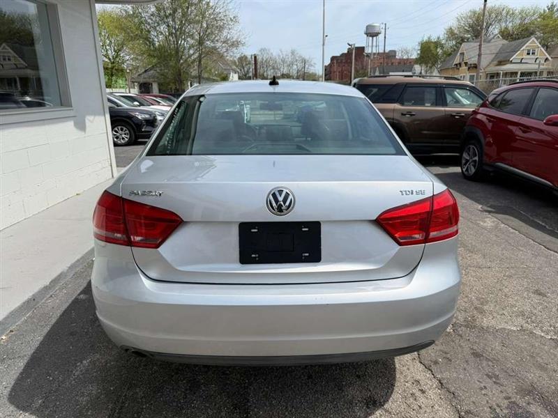 Volkswagen Passat 2.0L TDI SE AT 2014