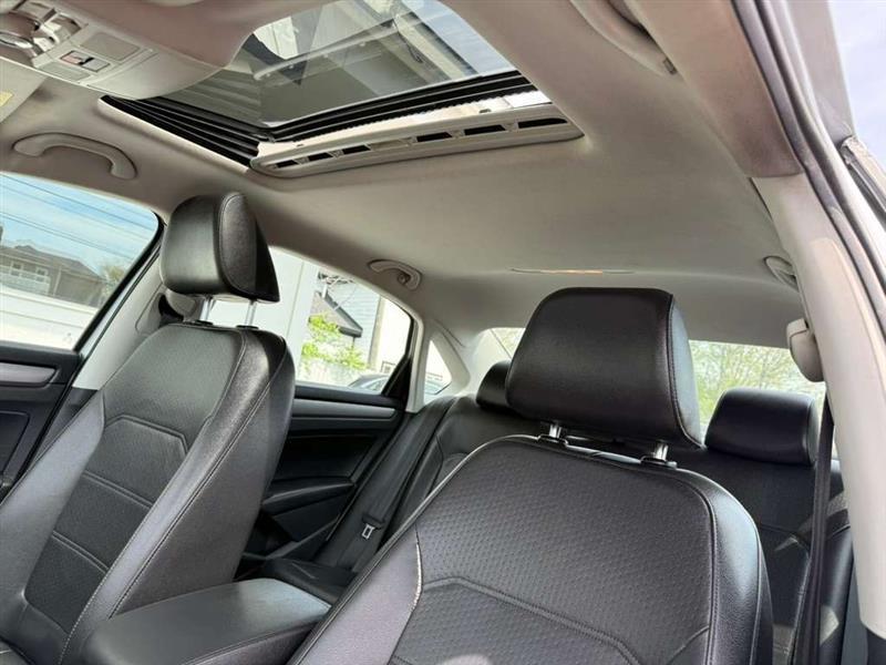 Volkswagen Passat 2.0L TDI SE AT 2014