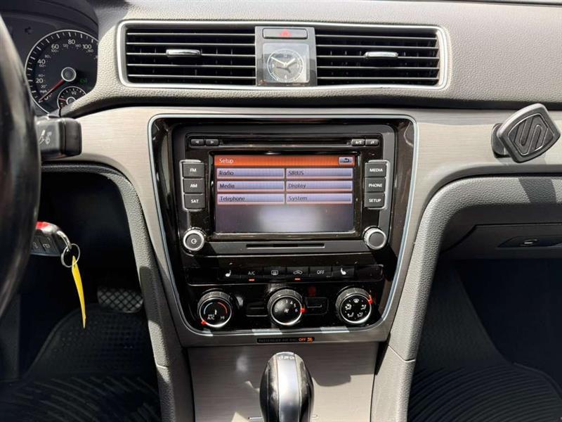 Volkswagen Passat 2.0L TDI SE AT 2014