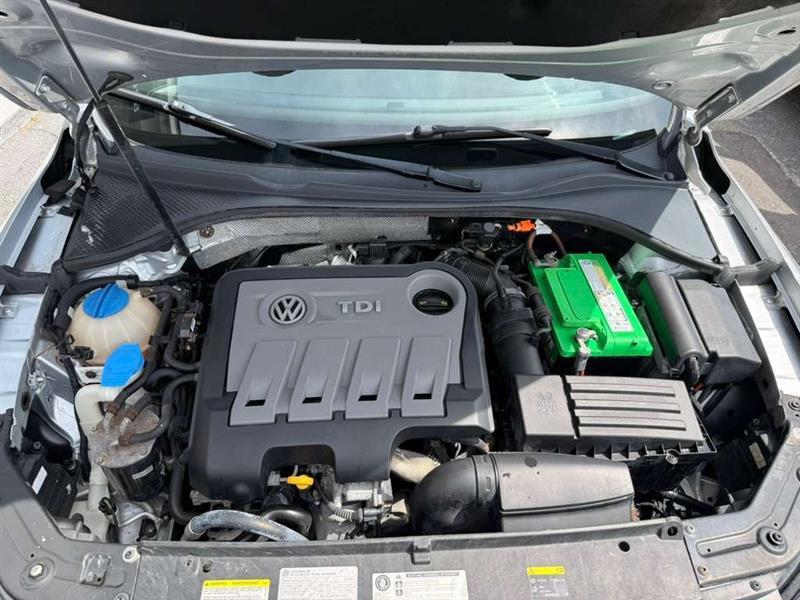 Volkswagen Passat 2.0L TDI SE AT 2014