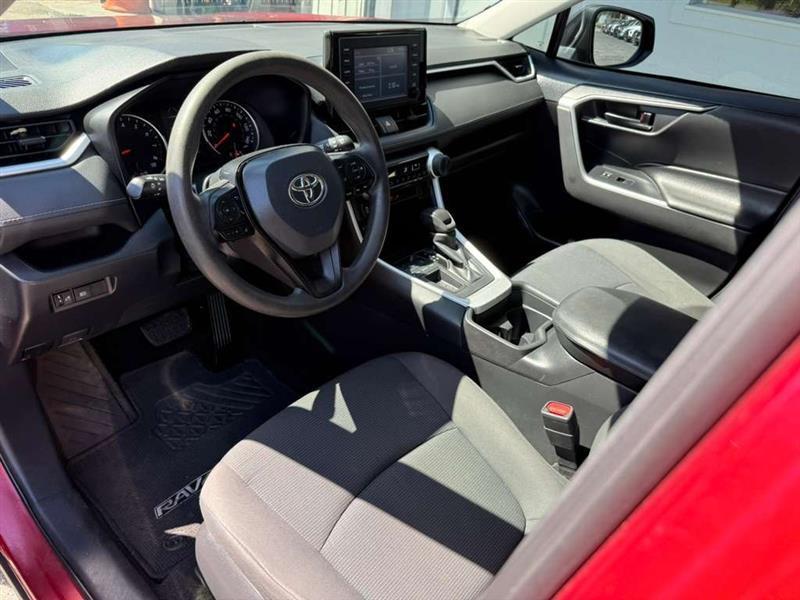 Toyota RAV4 LE 2019