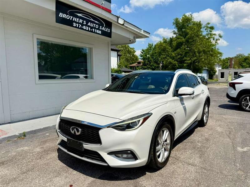 Infiniti QX30 Base 2017