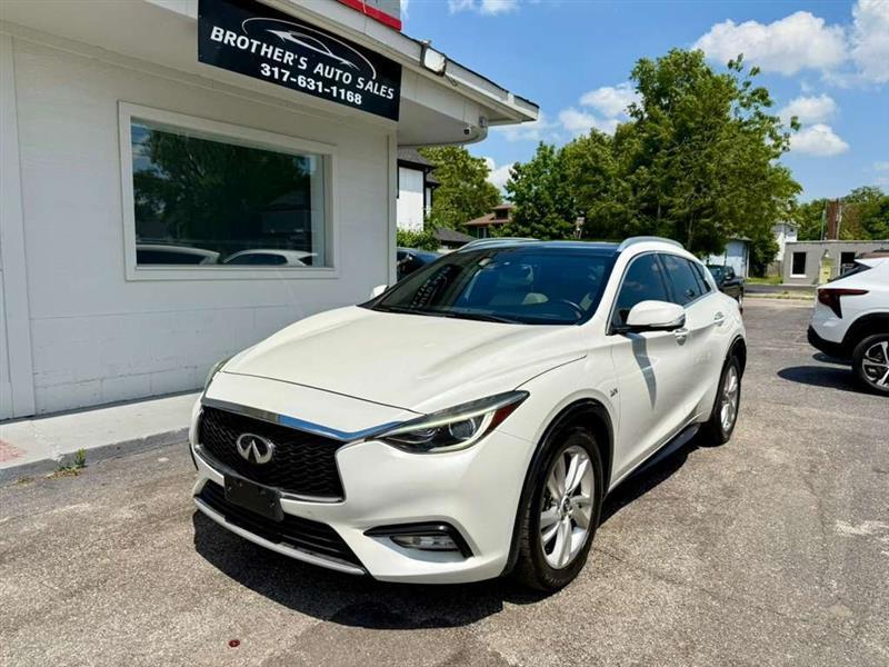 Infiniti QX30 Base 2017
