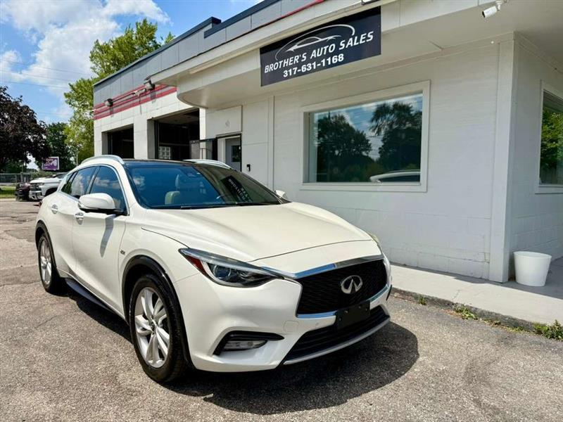 Infiniti QX30 Base 2017