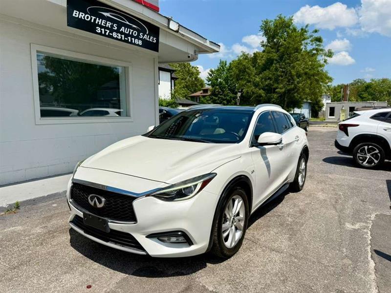 Infiniti QX30 Base 2017