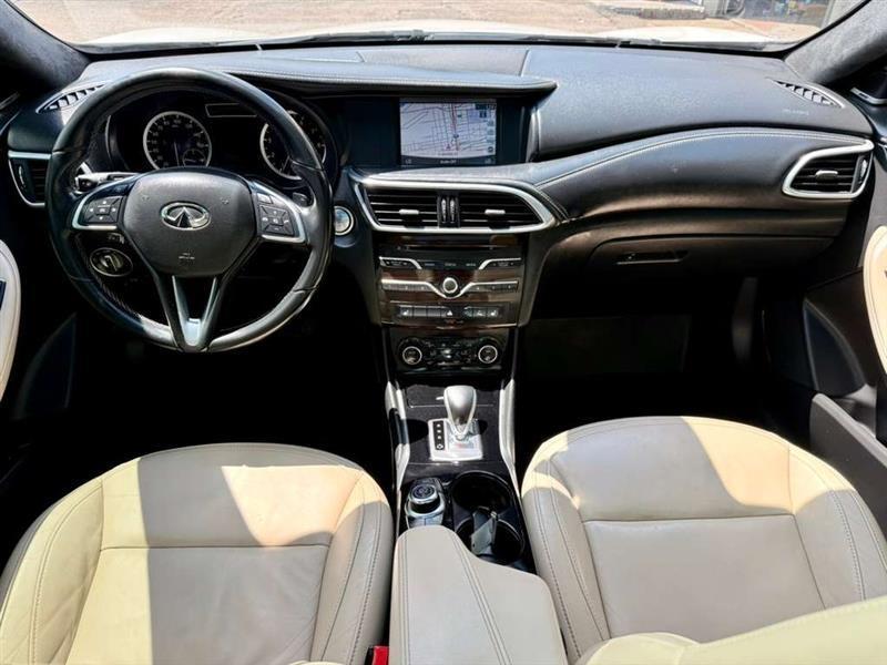 Infiniti QX30 Base 2017