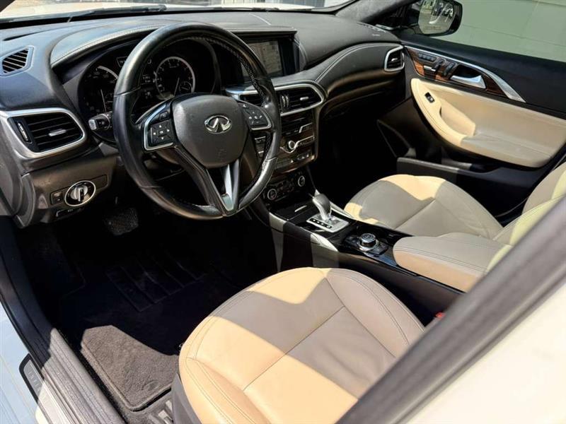 Infiniti QX30 Base 2017