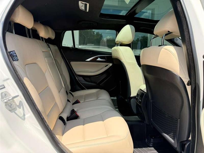 Infiniti QX30 Base 2017