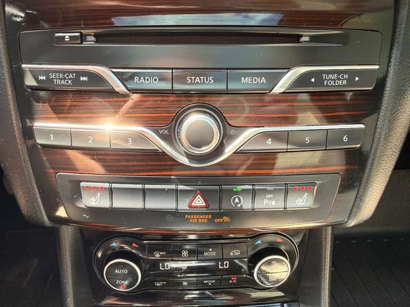Infiniti QX30 Base 2017