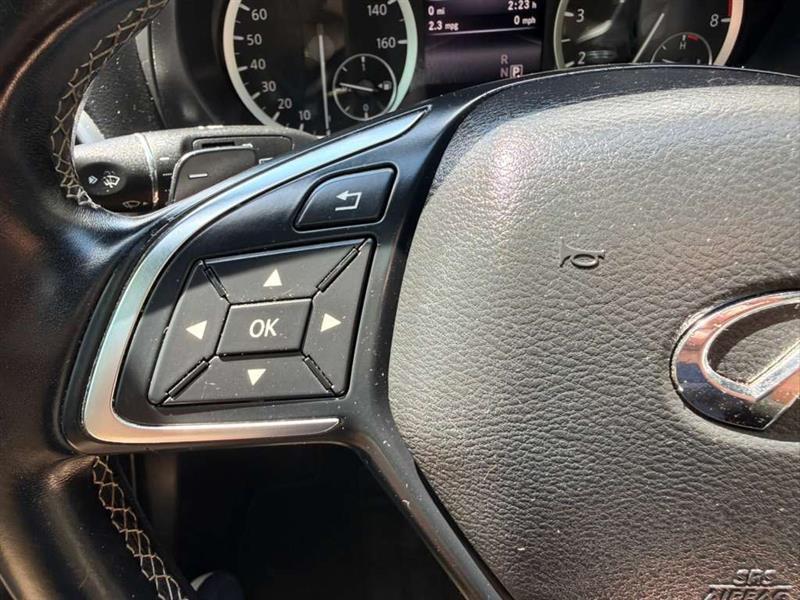 Infiniti QX30 Base 2017