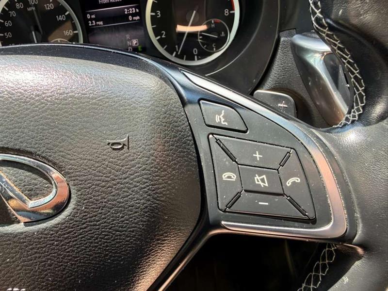 Infiniti QX30 Base 2017