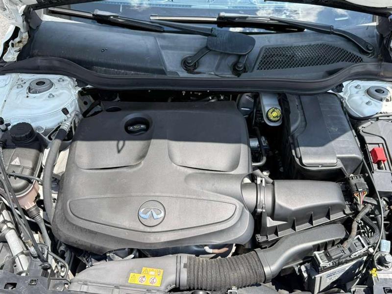 Infiniti QX30 Base 2017