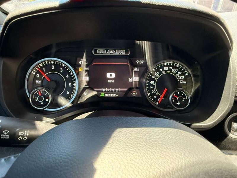 RAM 1500 Big Horn Quad Cab 4WD 2022