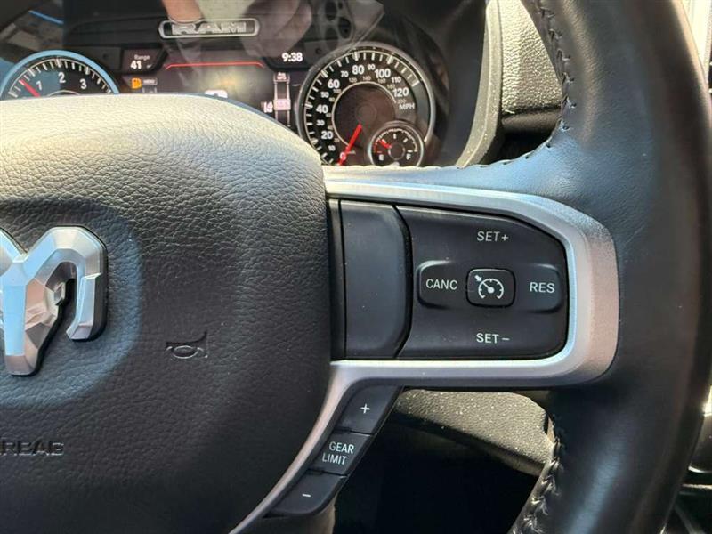RAM 1500 Big Horn Quad Cab 4WD 2022