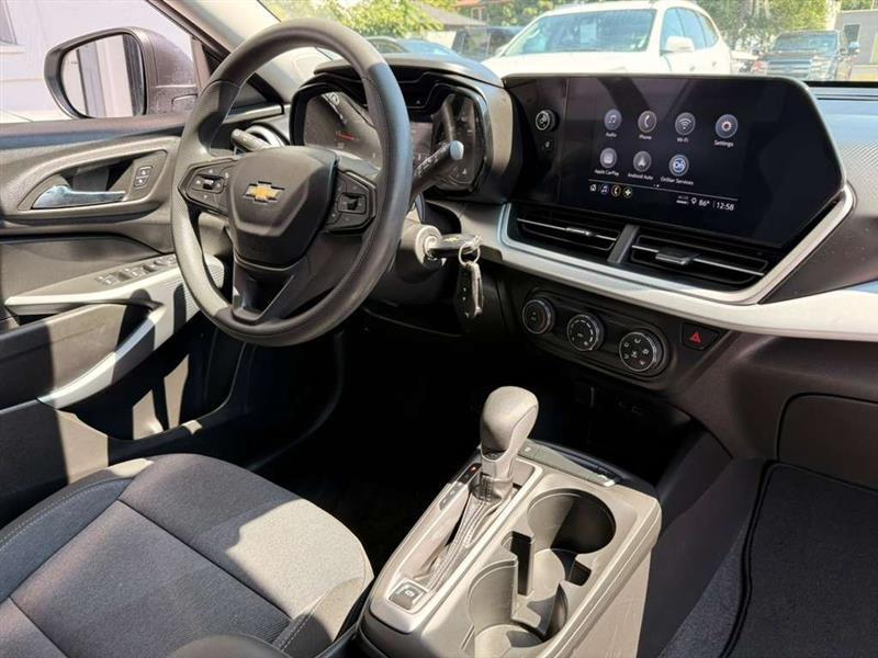Chevrolet Trax LS 2024