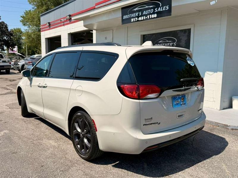 Chrysler Pacifica Limited 2019