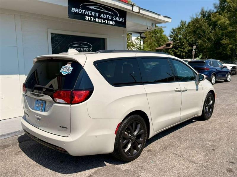 Chrysler Pacifica Limited 2019