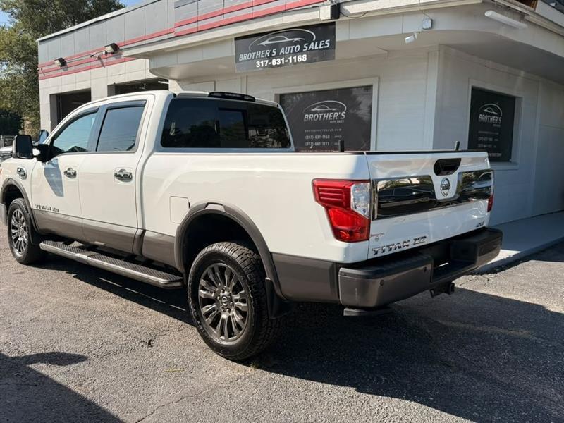 Nissan Titan XD PRO-4X Crew Cab 4WD Diesel 2019