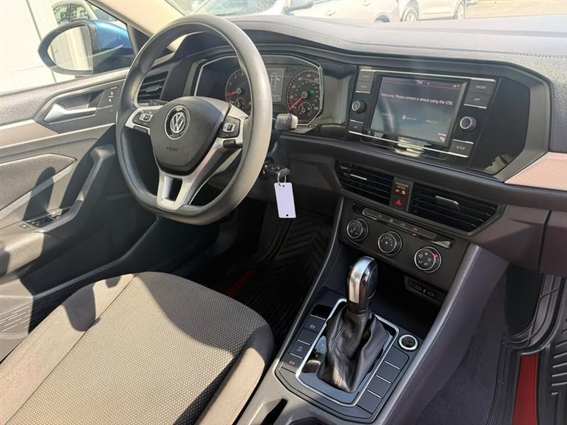 Volkswagen Jetta 1.4T S 8A 2020