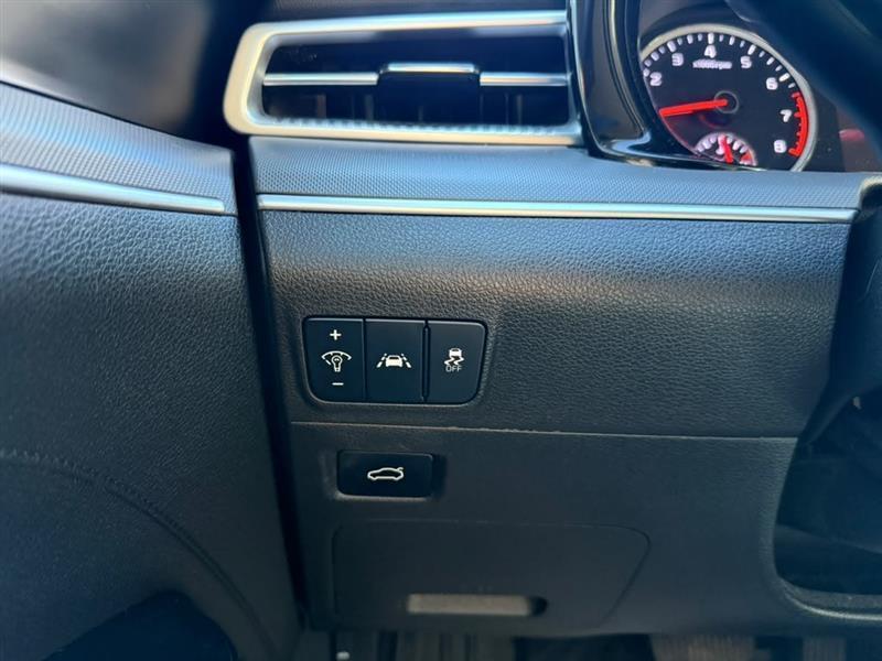 Kia K5 LXS 2022