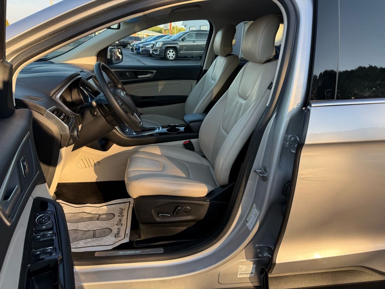 2018 Ford Edge Titanium photo 5