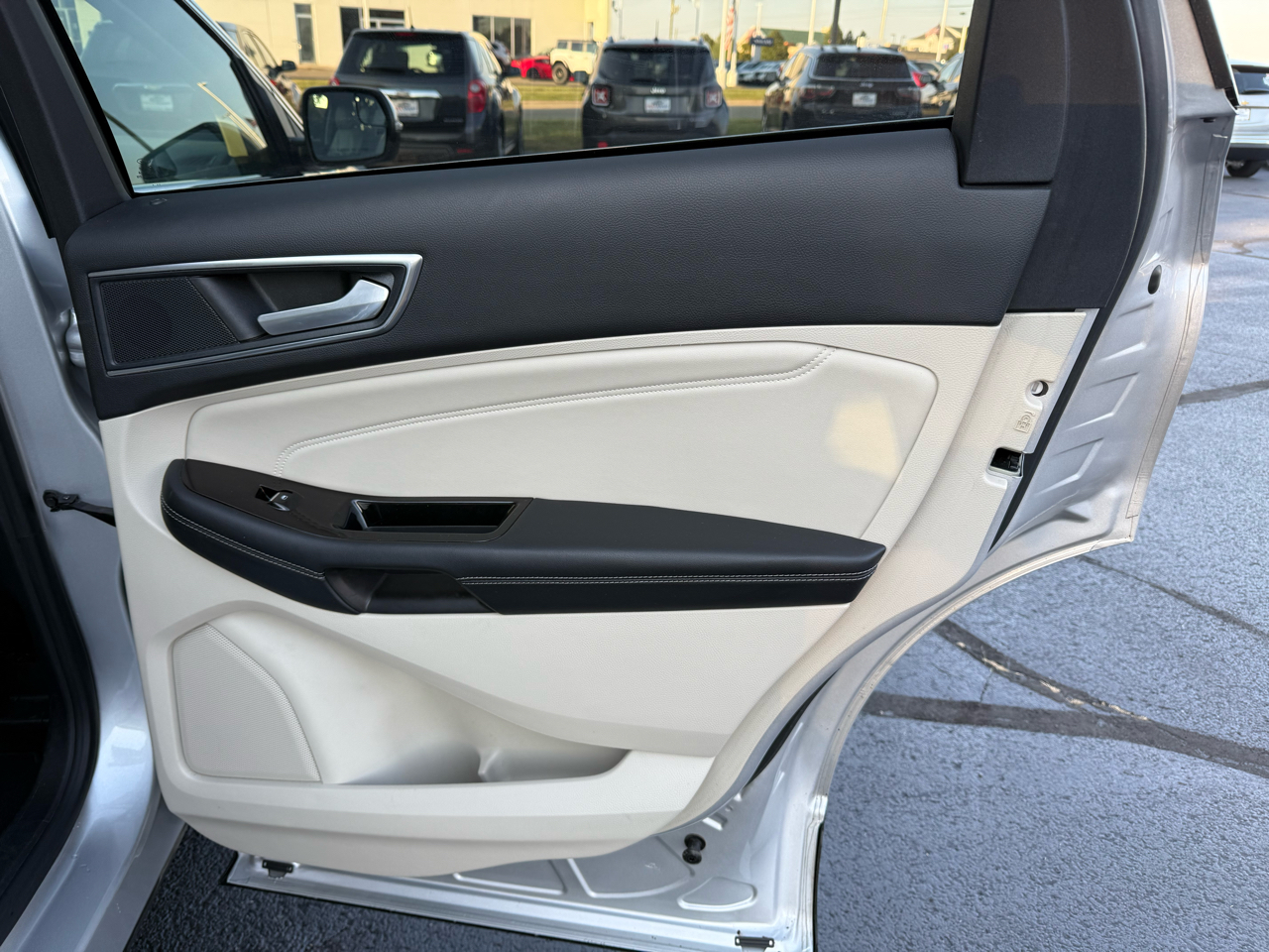 2018 Ford Edge Titanium photo 10