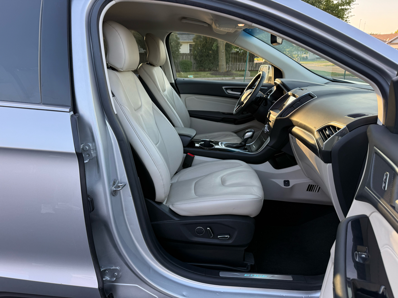 2018 Ford Edge Titanium photo 11