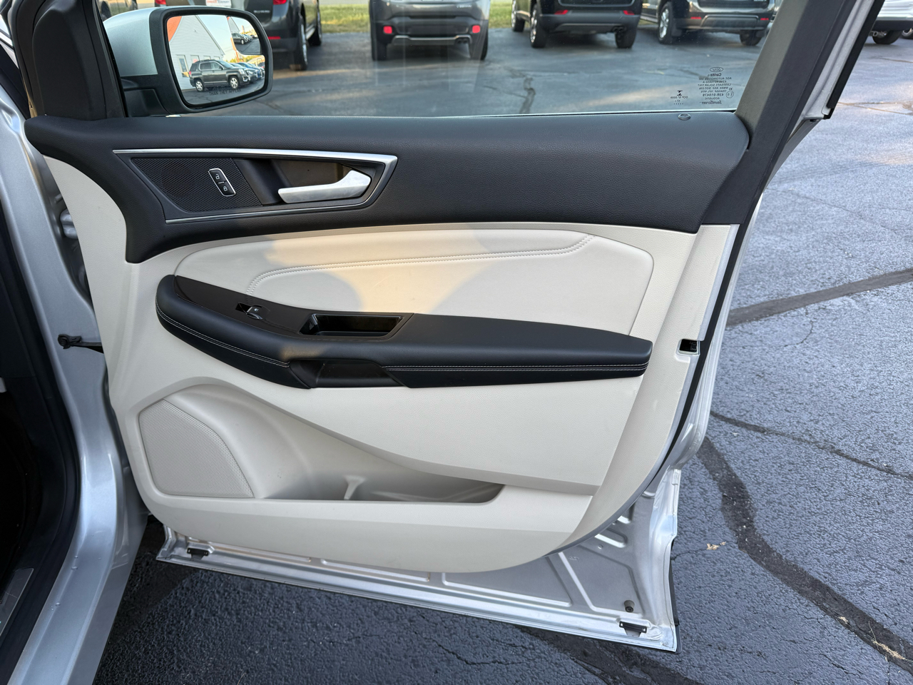 2018 Ford Edge Titanium photo 12