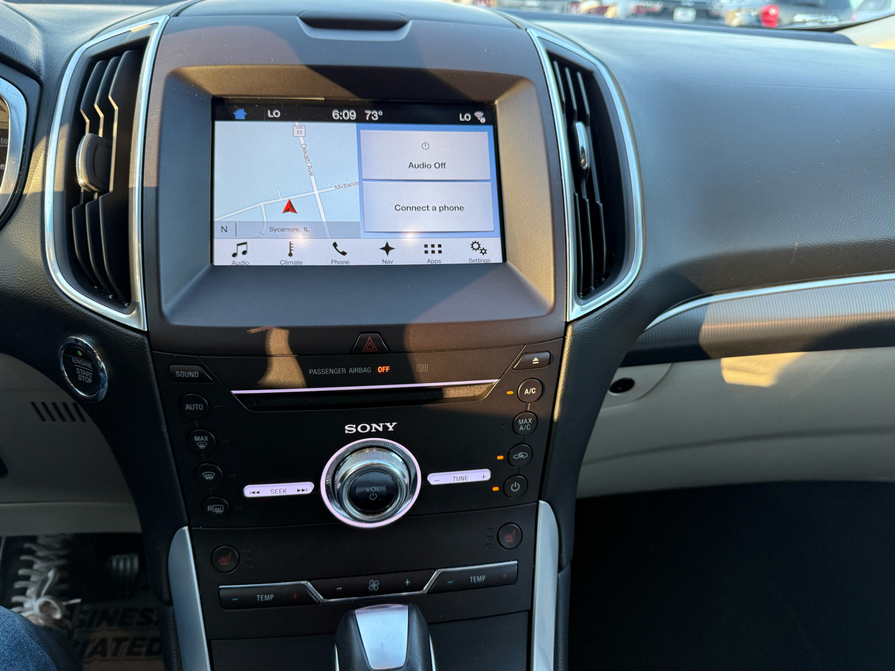2018 Ford Edge Titanium photo 16